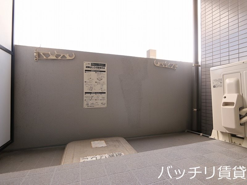バルコニー　別号室タイプの為、現状を優先致します