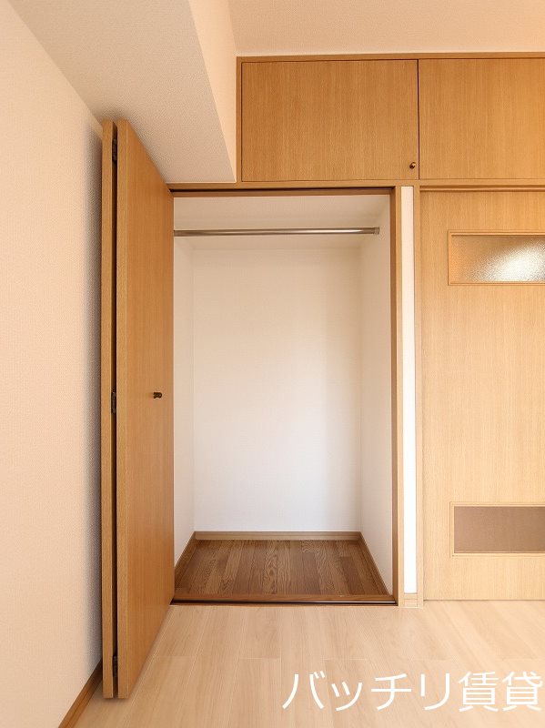 収納　別号室タイプの為、現状を優先致します