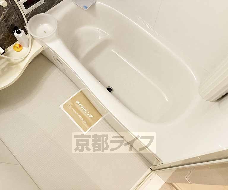 バス・シャワールーム　リラックスできるバスルームです・