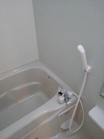 バス・シャワールーム　ゆったり過ごせるお風呂です