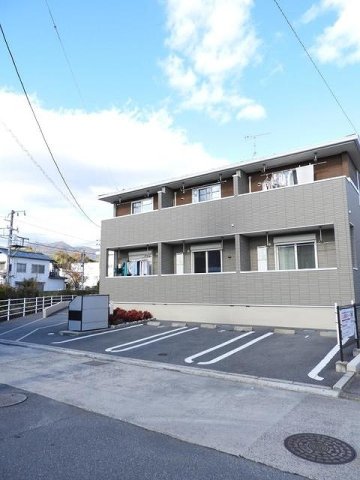 駐車場　車をお持ちの方に嬉しい駐車場付きの物件です