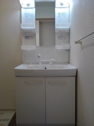 洗面設備　使いやすい洗面所です