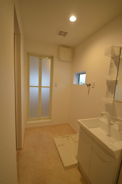 洗面設備　【その他設備】室内洗濯置場・脱衣樹