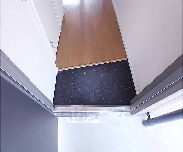 玄関　段差低いです！