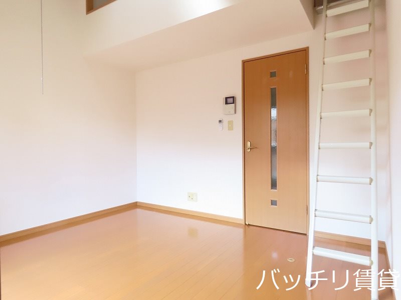 居室・リビング　画像は同型タイプの為、現状を優先致します。