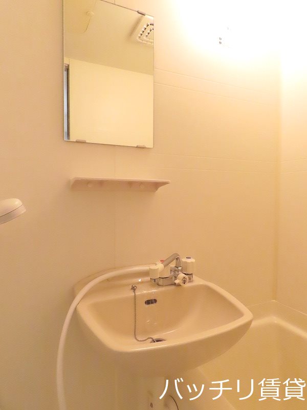 洗面設備　画像は同型タイプの為、現状を優先致します。