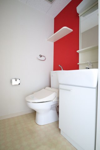 洗面設備　スペースが確保できる洗面所です