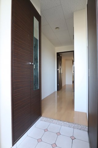 玄関　明るい玄関です