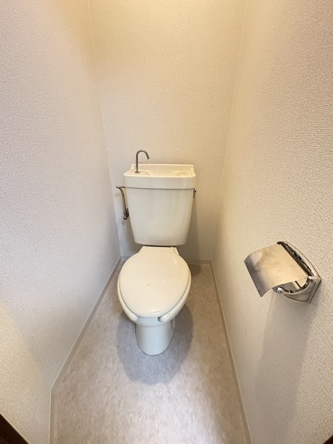 トイレ　別部屋参考写真です