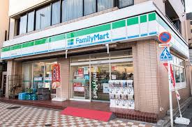 コンビニ　ファミリーマート 亀戸四丁目店（コンビニ）まで300m