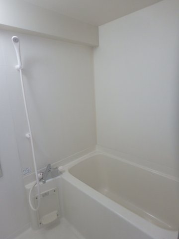 バス・シャワールーム　落ち着いた空間のお風呂です