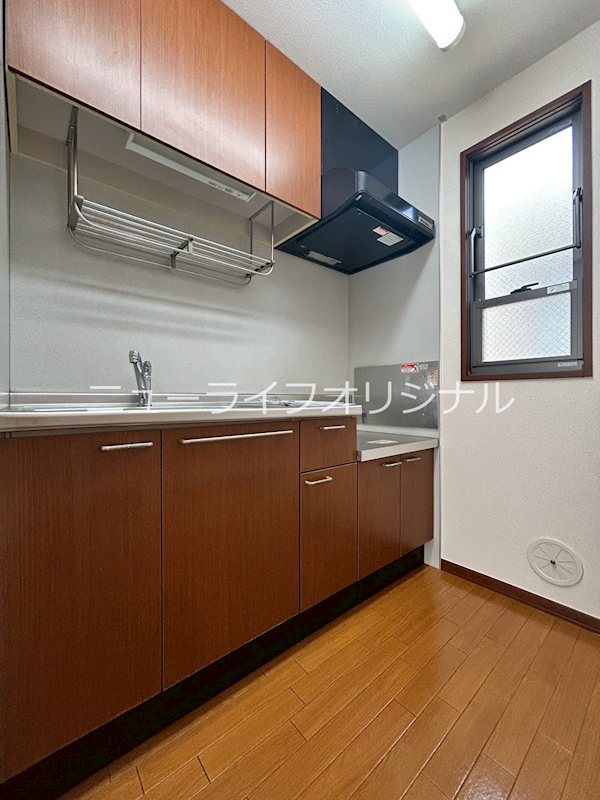 キッチン　コンロは設置幅・ガスの種別を確認の上、ご用意下さい