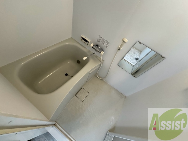 バス・シャワールーム　ユニットバスです。疲れを癒すのに欠かせませんね！