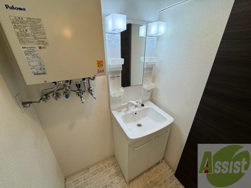 洗面設備　こちらに洗面台があります。朝の洗顔はこちらで。