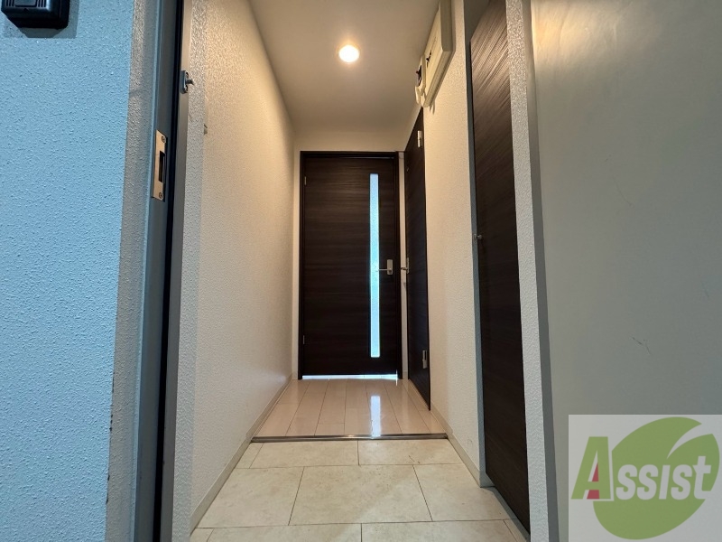 玄関　玄関の様子です。明るい印象ですね。気分もあがりそう。