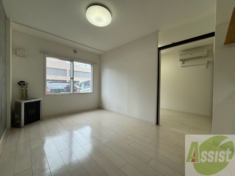 居室・リビング　広くてキレイなお部屋が広がっていて、充実した生活が送れそう。