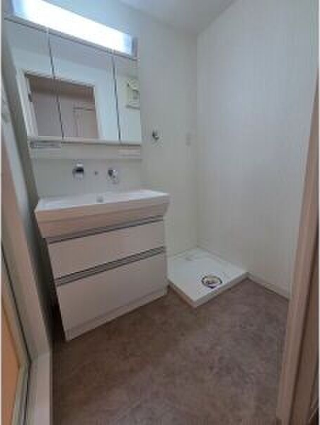 洗面設備　独立洗面化粧台付き