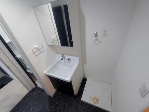 洗面設備　独立洗面台と洗濯機置場です！