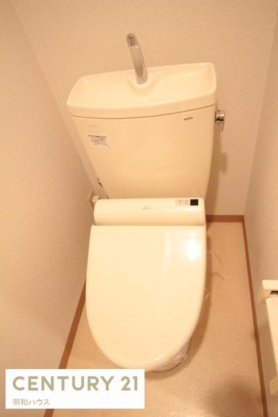 トイレ　温水洗浄便座完備のトイレです！