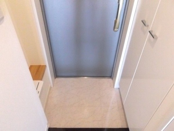 玄関　弊社は都内全域の物件をご紹介可能です！