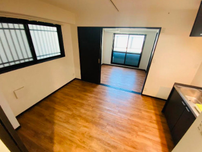 居室・リビング　こちらのリビングで趣味の時間をお楽しみください