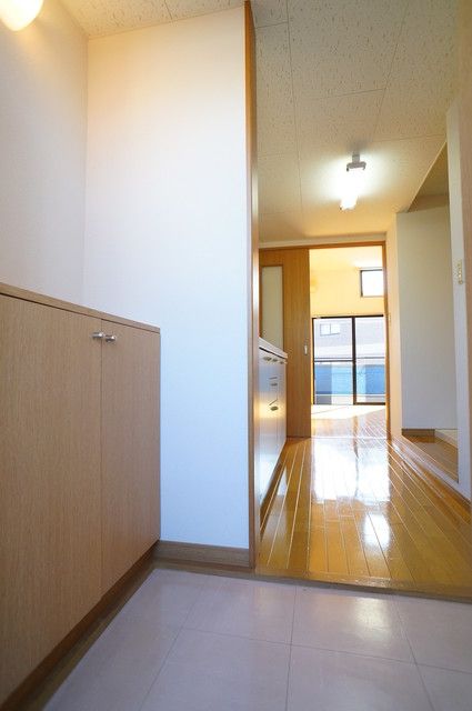 玄関　他号室。参考写真
