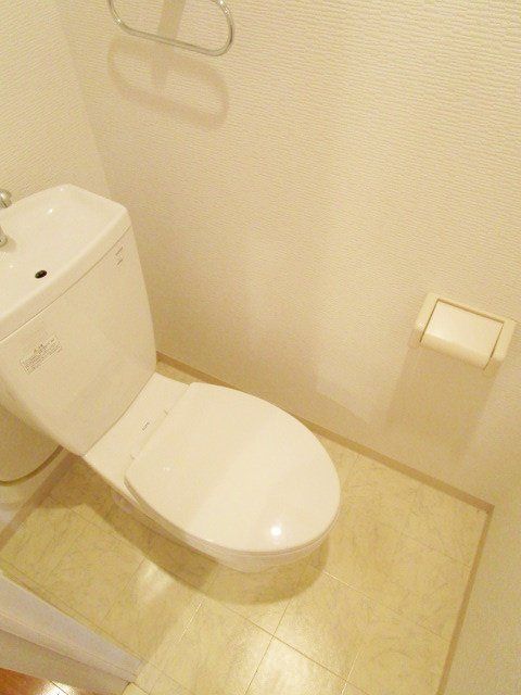 トイレ　清潔感のあるトイレです
