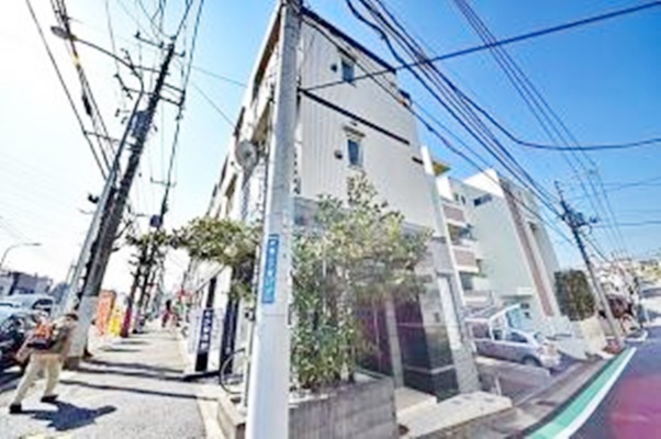 建物外観　【オートロック完備♪】南東向きの明るいお部屋、おすすめ！