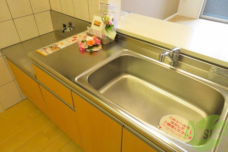 キッチン　カウンターキッチンとなっており、ガスコンロ設置可能です。