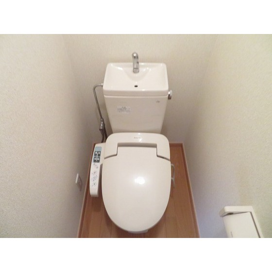 トイレ　ウォシュレット付き
