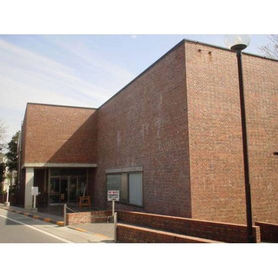 図書館　日野市立中央図書館（図書館）まで1905m