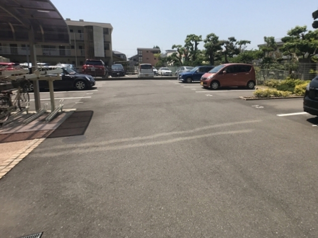 駐車場　駐車場