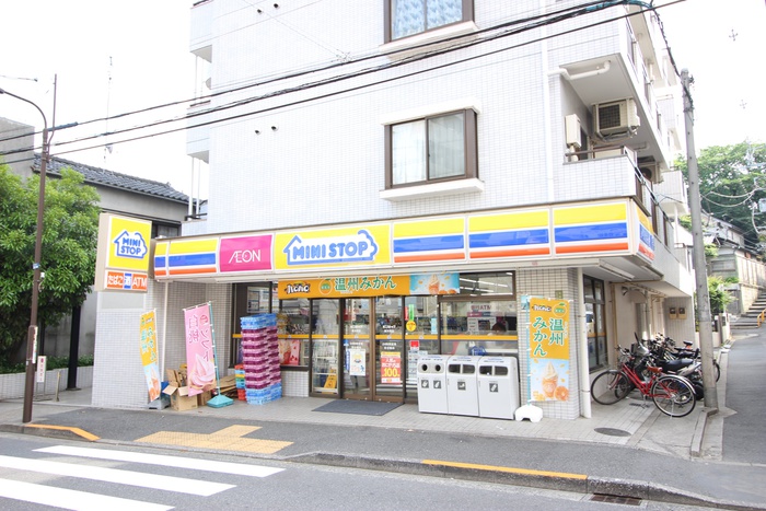 コンビニ　ミニストップ　新大塚店（コンビニ）まで500m