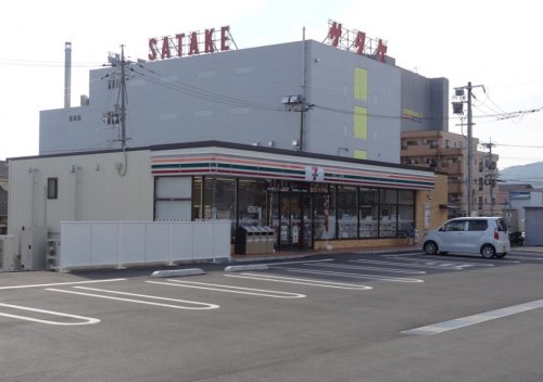 コンビニ　セブン－イレブン東広島西条東店（コンビニ）まで498m