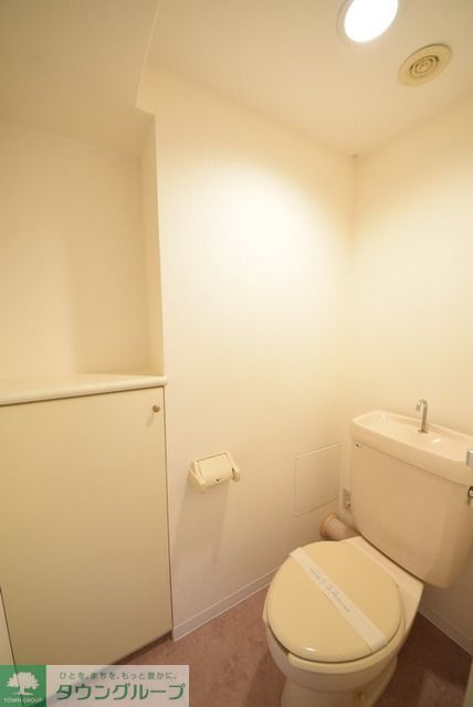 トイレ　トイレにも収納付き
