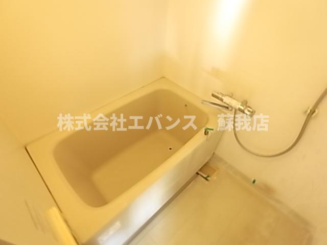 バス・シャワールーム　落ち着いた空間のお風呂です