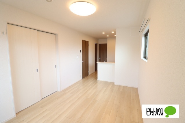 近江鉄道八日市線 平田駅 徒歩7分 2階建 築4年の居間写真