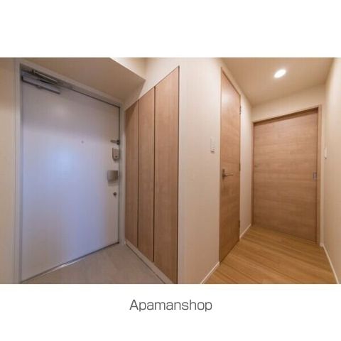 プラウドフラット日暮里の玄関写真