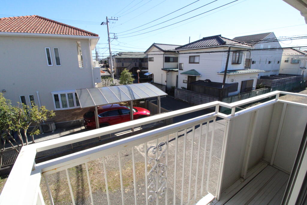 眺望　アパート横は広場があります！！