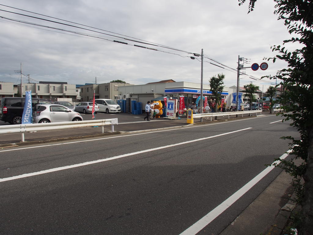 コンビニ　ローソン鵠沼海岸店（コンビニ）まで800m