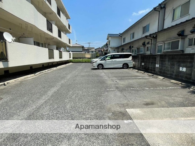 駐車場　エントランス