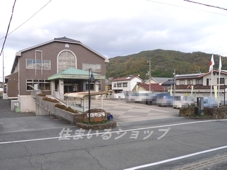 【安芸高田市向原町坂のアパートの役所】