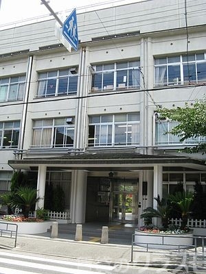 【大阪市東淀川区菅原のマンションの小学校】