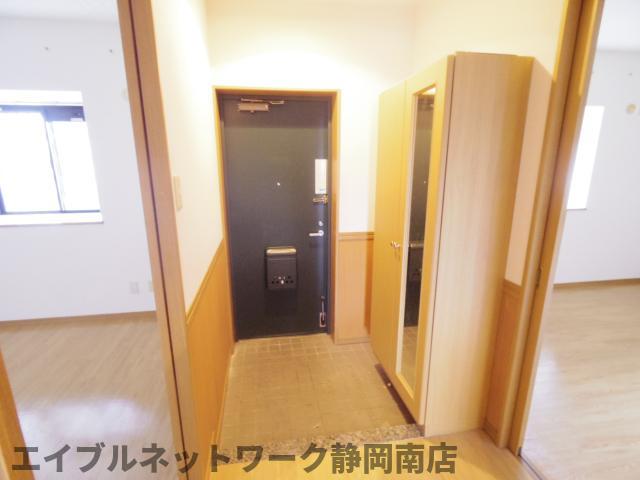 玄関　シンプルで使いやすい玄関です
