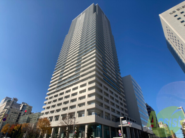 【札幌市北区北八条西のマンションの建物外観】