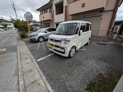 【ハイツアルルＢの駐車場】