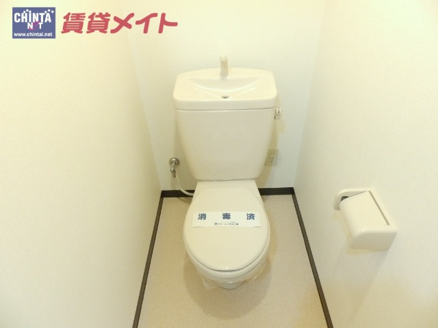 【津市雲出長常町のマンションのトイレ】