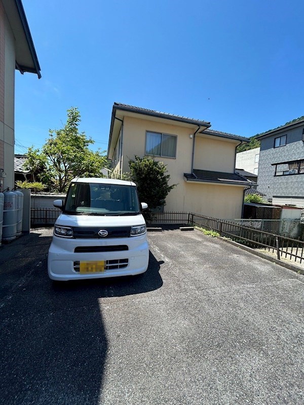 【たつの市龍野町北龍野のアパートの駐車場】