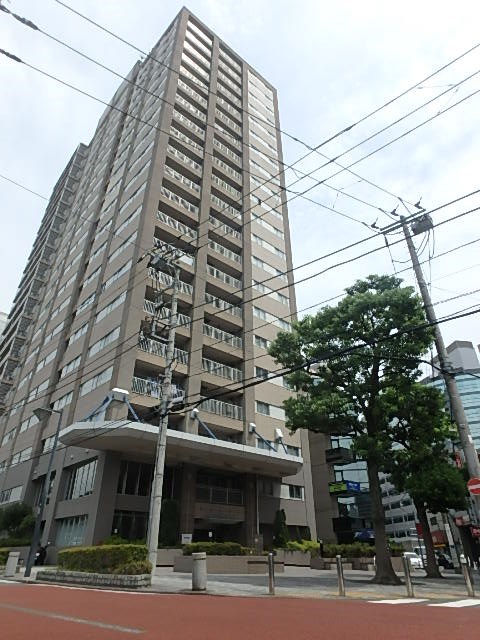 ドゥーエ横浜駅前の建物外観