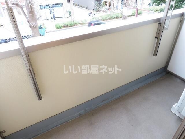 【八千代市ゆりのき台のマンションのバルコニー】